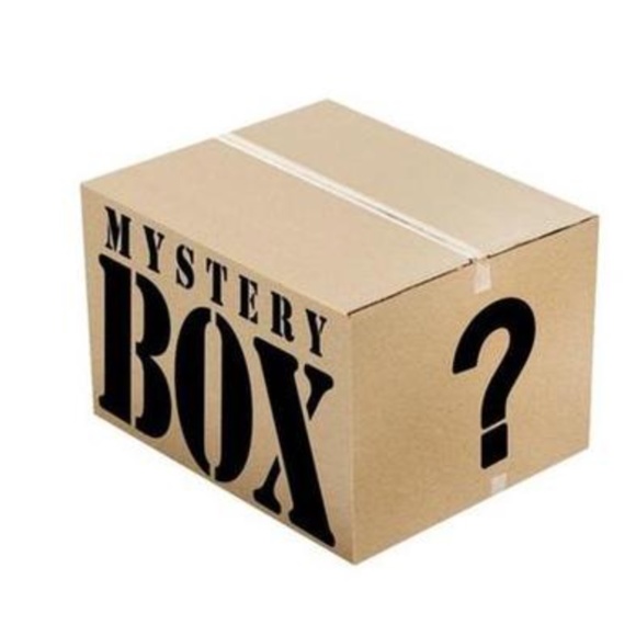 10 Full size Makeup /Skincare Mystery Box (10 full size) - Picture 1 of 1